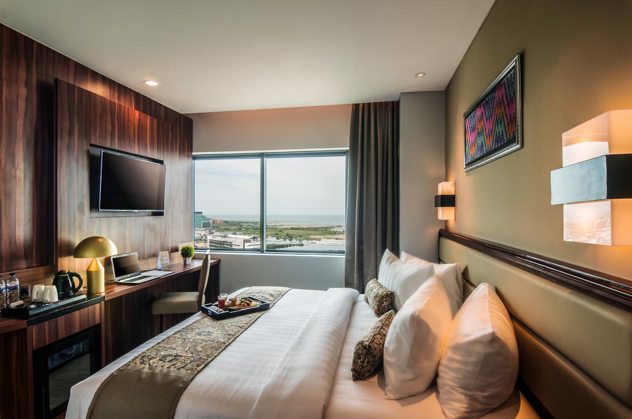 Arthama Hotels Makassar Exterior photo